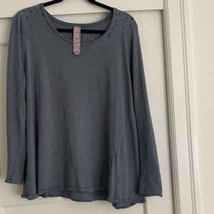 Magnolia Pearl Slate Gray Long Sleeve Top